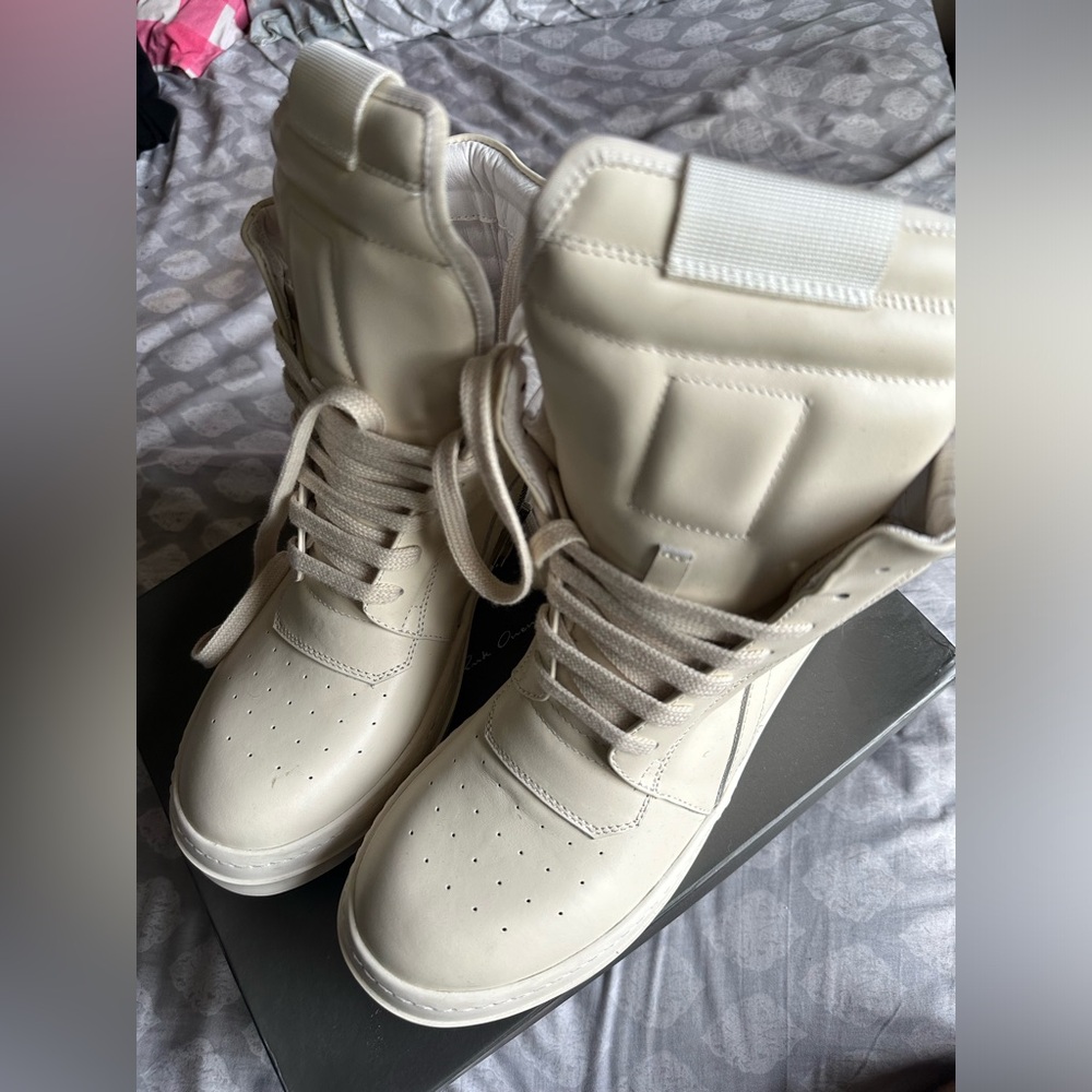 (AUTHENTIC) RICK OWENS GEOBASKET CREAM SNEAKERS